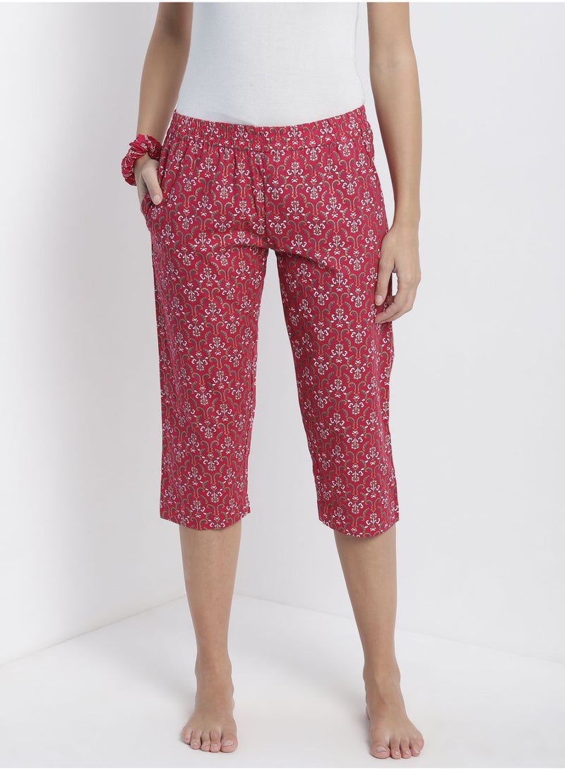 Casual Comfortable Relaxed Fit Three-Quarter Pyjamas With A Matching Scrunchie Pink - v1649661471/N50219744V_1