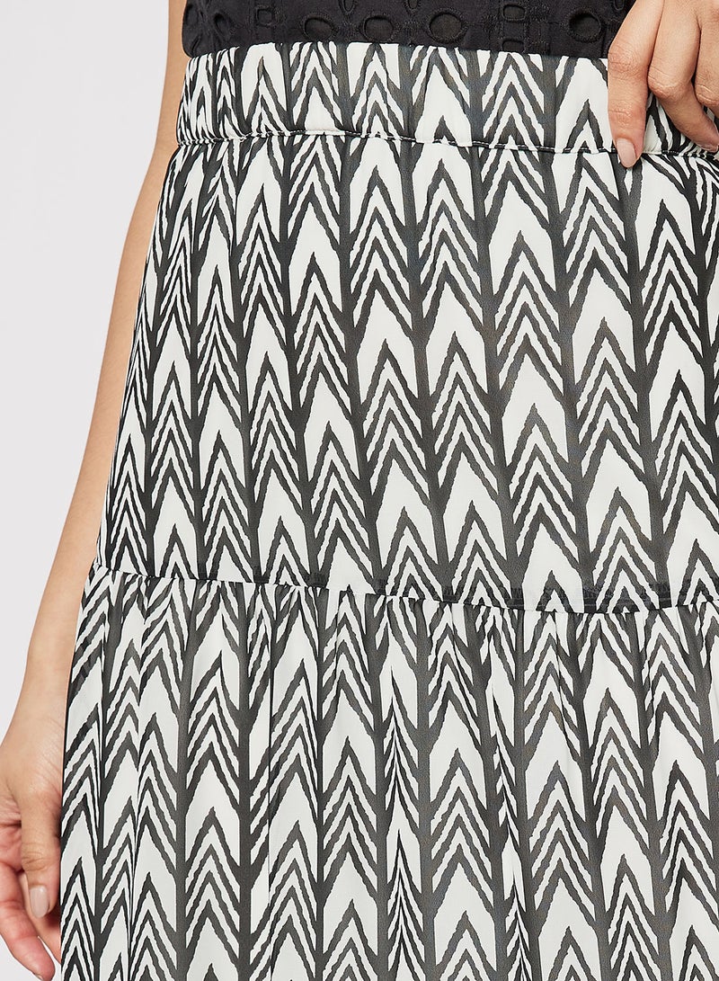 Aila Stylish Tiered Skirt Printed Casual Cream  - Image 4