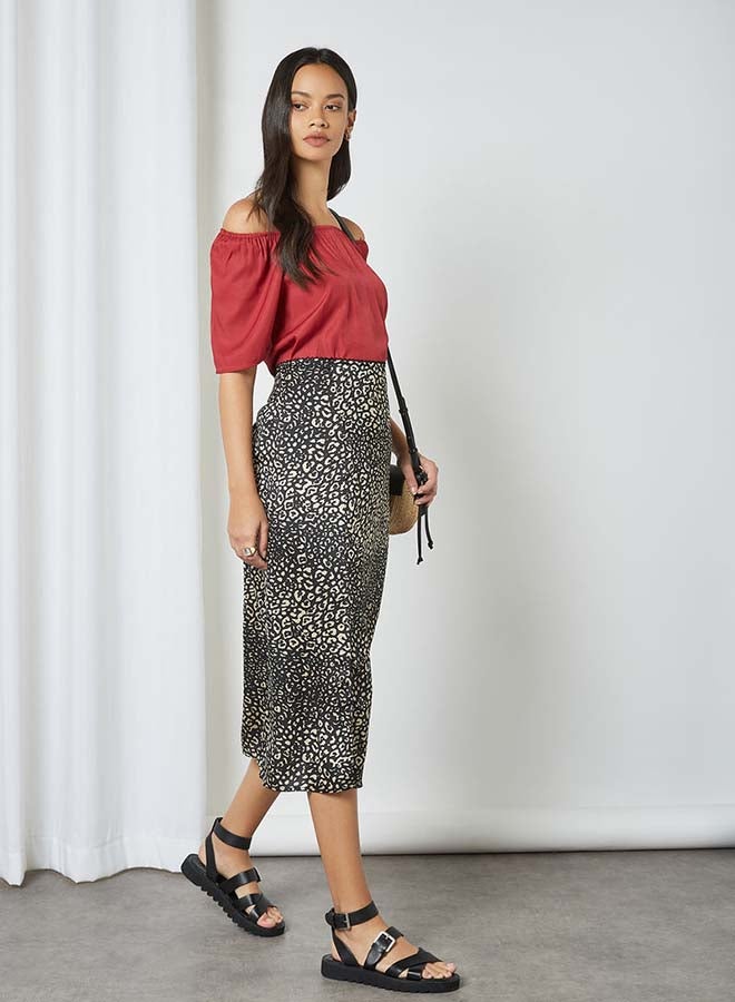 Aila Solid Design Square Neck With Puff Sleeves Top Red - Image 3