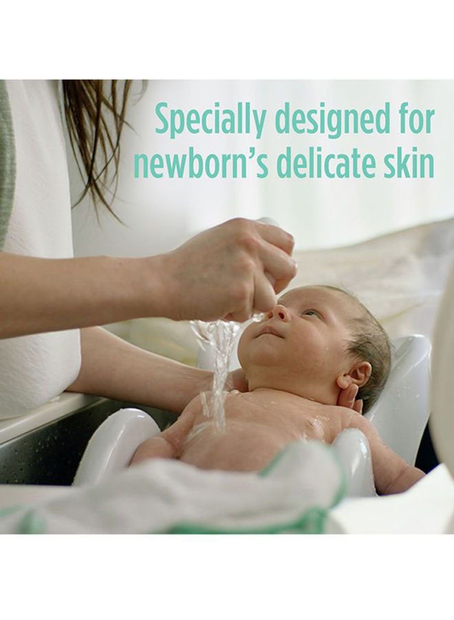 جونسون غسول ملمس القطن لحديثي الولادة  2 في 1، 300 مل - Image 2