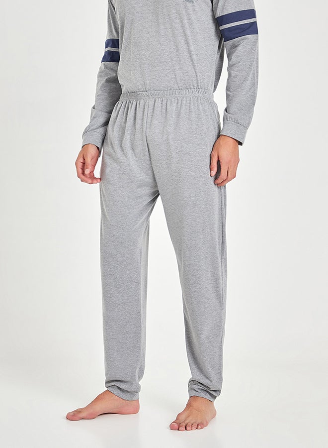SunBurn by Styli Contrast Panel Regular Fit T-shirt and Loungewear Pants Set Charcoal  - Image 4