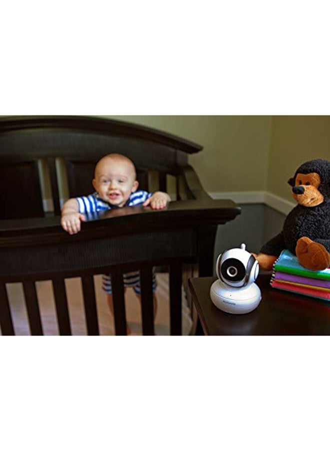 Motorola Baby - 2-Piece Digital Video Baby Monitor Set With Digital Zoom, Two-way Audio, and Room Temperature Display - Image 1
