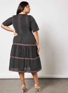 Vero Moda Curve Jelis Tiered Geometric Pattern Dress Black  - Image 2