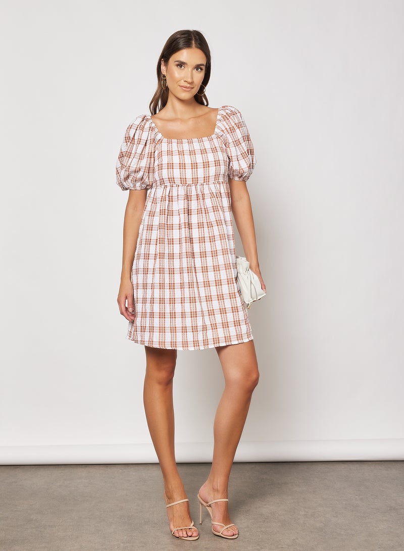 NA-KD - Square Neck Seersucker Dress Light Beige Check - Image 1