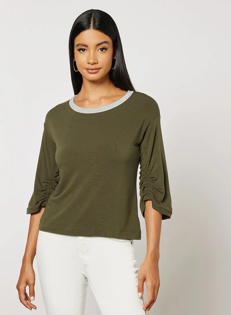 FOREVER 21 Round Neck Solid T-Shirt