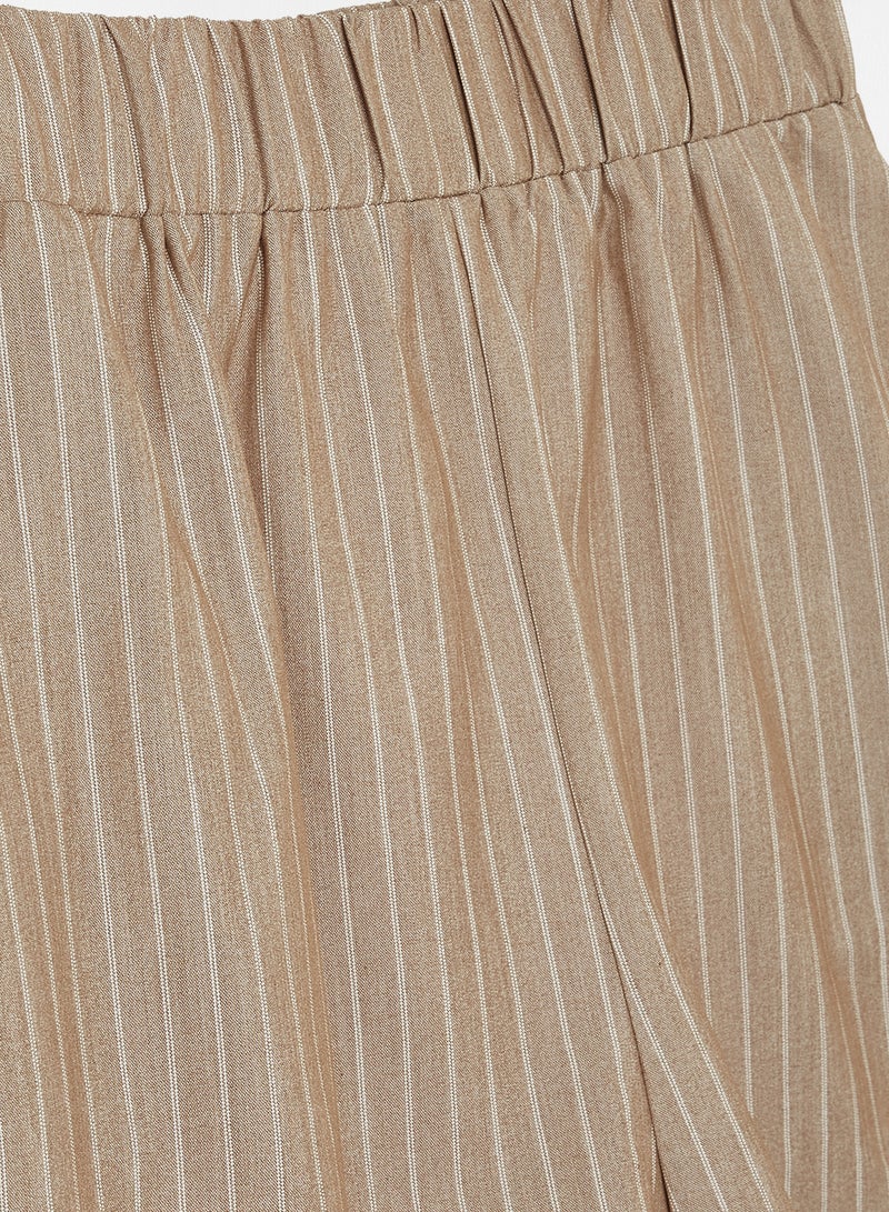 Medina Stripe Print Shorts Beige - v1650617510/N47254632V_3