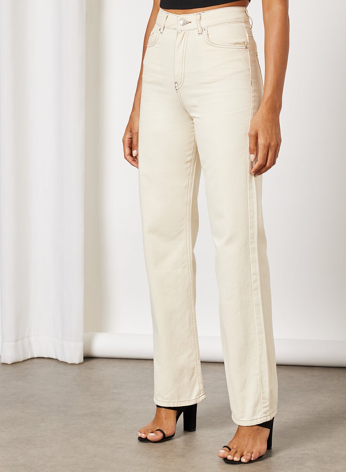 Straight Fit Cotton Jeans Ivory - https://f.nooncdn.com/p/v1650858097/N34114124V_1.jpg?format=jpg&width=original