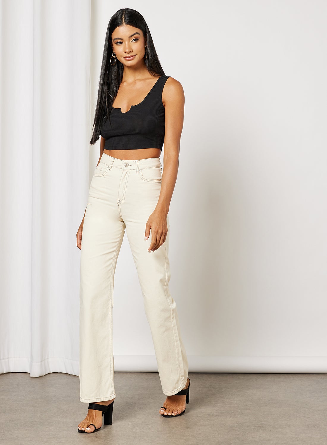 Straight Fit Cotton Jeans Ivory - https://f.nooncdn.com/p/v1650858097/N34114124V_3.jpg?format=jpg&width=original