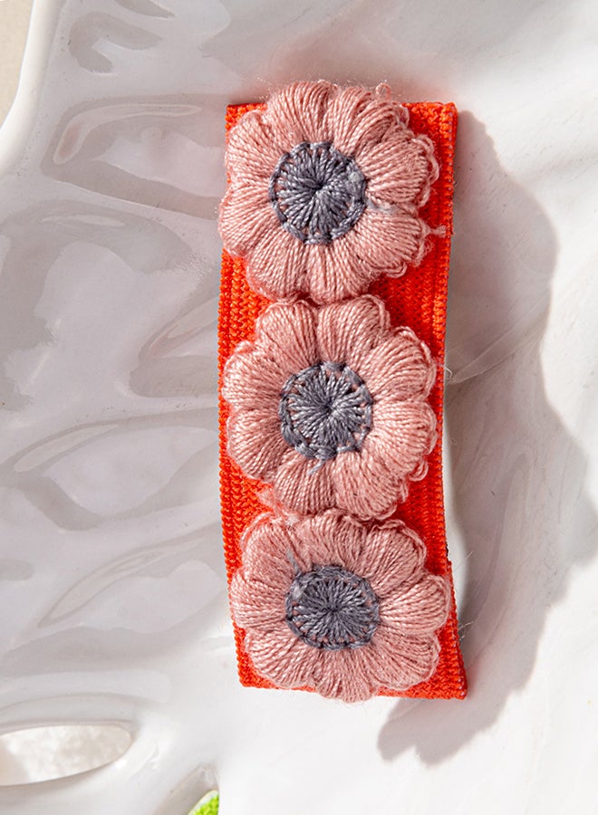 Aila - Flower Pattern Hair Clip - Image 1