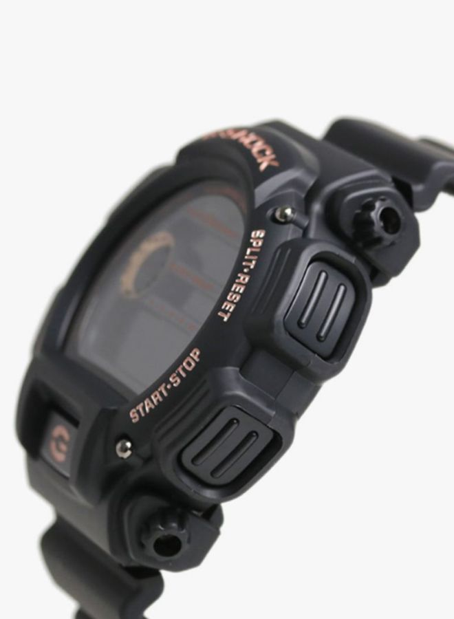 ساعة يد رقمية دائرية الشكل بسوار من الراتنج - لون أسود - طراز DW-9052GBX-1A4DR للرجال - v1653300477/N13596617A_3