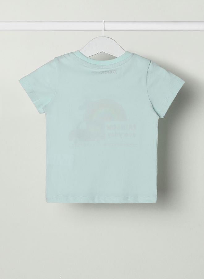 زرافة تيشيرت مزين بفتحة رقبة مستديرة وأكمام قصيرة للأولاد الصغار أخضر نعناعي - Image 2