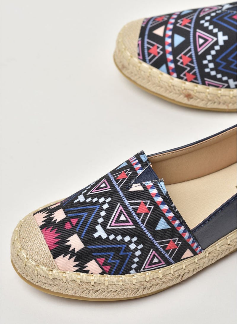 آيلا حذاء اسبادريل من دون رباط مزين بطباعة متعدد الألوان - Image 3