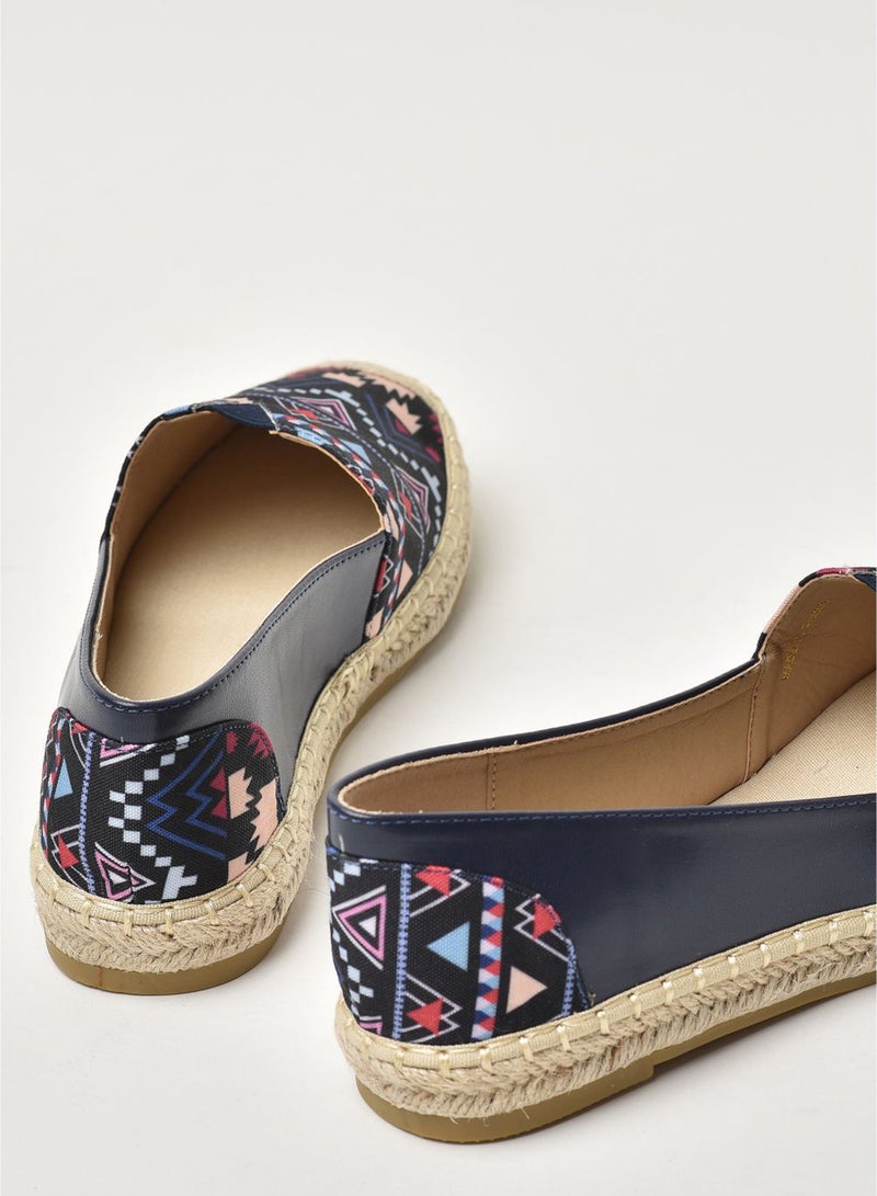 آيلا حذاء اسبادريل من دون رباط مزين بطباعة متعدد الألوان - Image 4