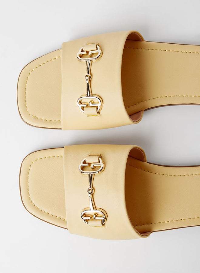 Geoomnii - Hamilton Metal Trim Flat Sandals Yellow - Image 1