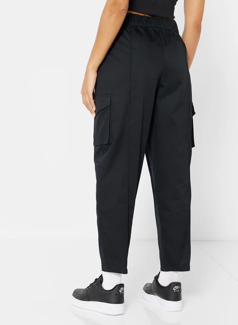 Nike Sportswear Essentials Curve Woven High-Rise Trousers