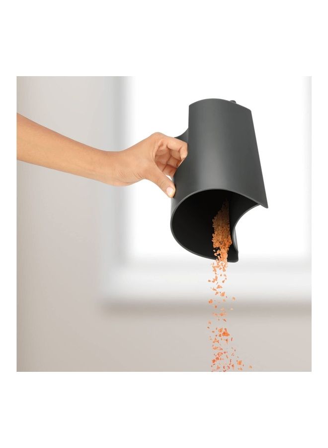 BLACK+DECKER - Juice Extractor with 2 Speed Controls 65mm Feeding Chute Dishwasher Safe 600 W JE600-B5 Multicolour - Image 1