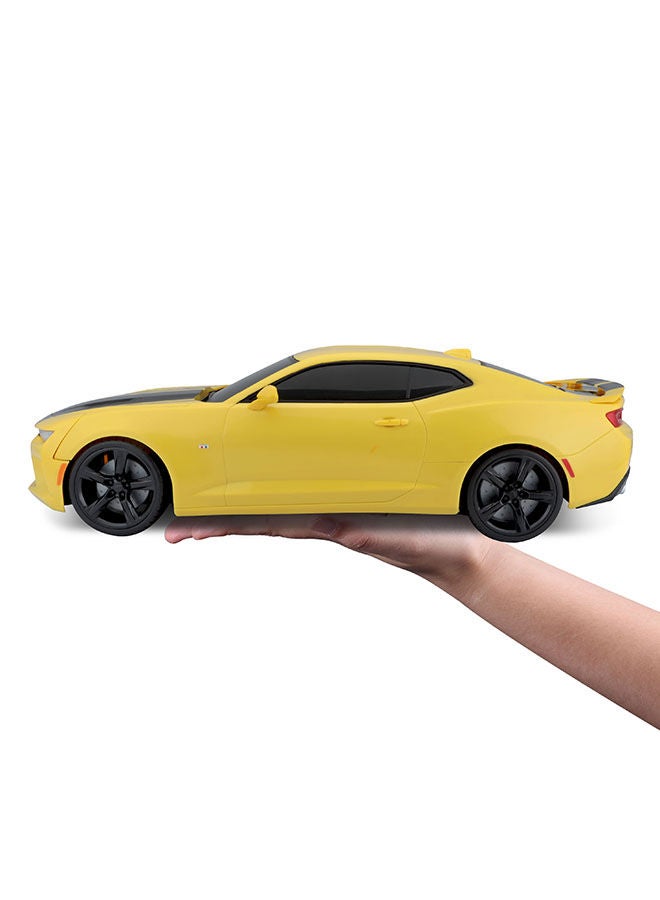 Maisto - Chevrolet Camaro SS Street Series 1:14 Scale - Yellow Remote Control RC Car 45.5x15.8x20cm - Image 1