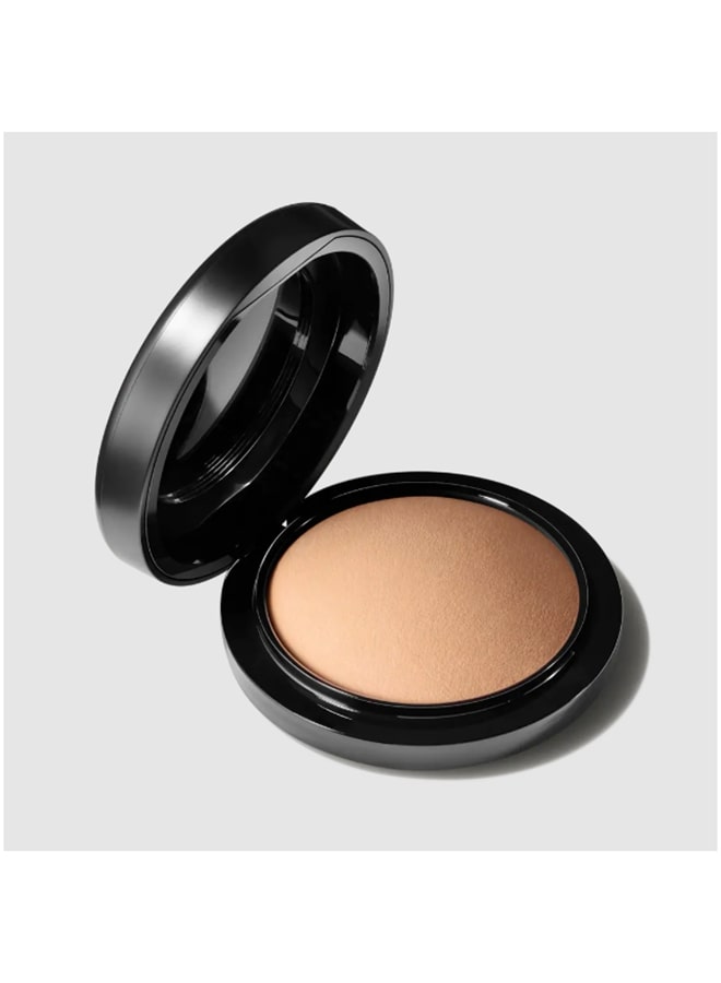 ماك بودرة مضغوطة للوجه مينيرالز سكين فينش أسمر متوسط - Image 2