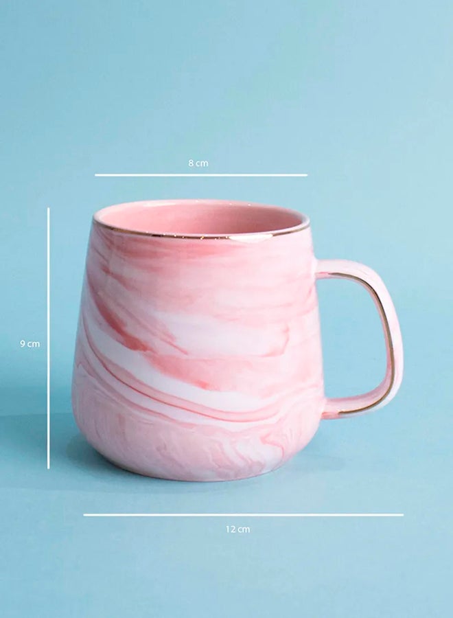 بريكلي بير - مج قهوة من السيراميك بتصميم رخامي لون وردي - Image 1