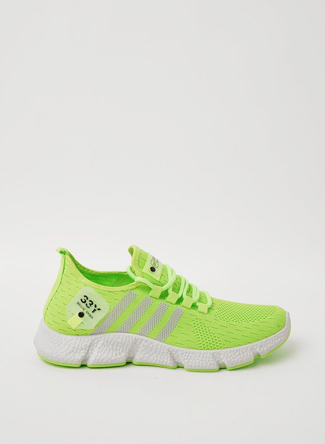 قوة سنيكرز برقبة منخفضة ورباط مزين بتفاصيل شبكية للرجال أخضر/رمادي - Image 2