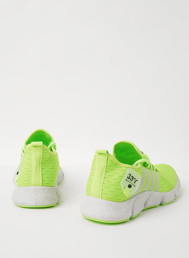 قوة سنيكرز برقبة منخفضة ورباط مزين بتفاصيل شبكية للرجال أخضر/رمادي - Image 4