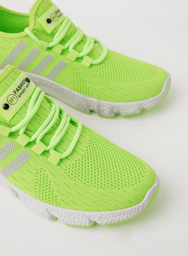 قوة سنيكرز برقبة منخفضة ورباط مزين بتفاصيل شبكية للرجال أخضر/رمادي - Image 3