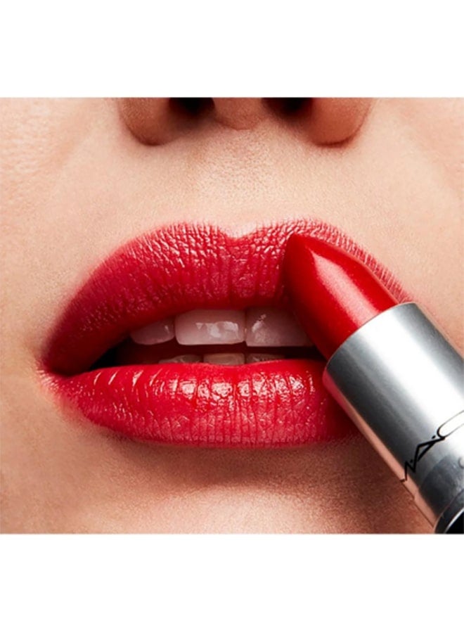 L'OREAL PARIS - Colour Riche Collection Exclusive Matte Lipstick Julianne's Red 401 - Image 1