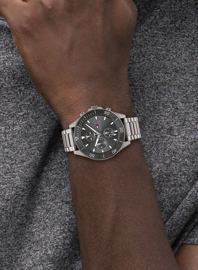 تومي هيلفيغر ساعة لارسون ذات المينا الرمادية - 1791918 - Image 4