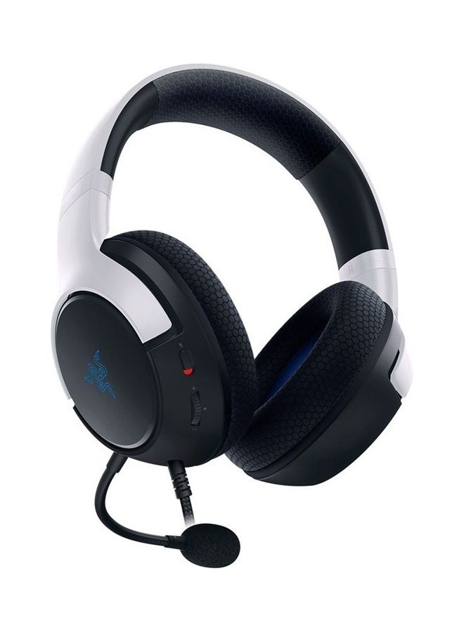 ريزر سماعة الرأس السلكية Razer Kaira X لأجهزة بلاي ستيشن 5 وأجهزة الكمبيوتر الشخصية وأجهزة Mac والأجهزة المحمولة - محركات Triforce مقاس 50 مم، وميكروفون قلبي HyperClear، ووسائد أذن من إسفنج الذاكرة Flowknit، وأدوات تحكم داخل سماعة الرأس - أبيض/أسود  - Image 1