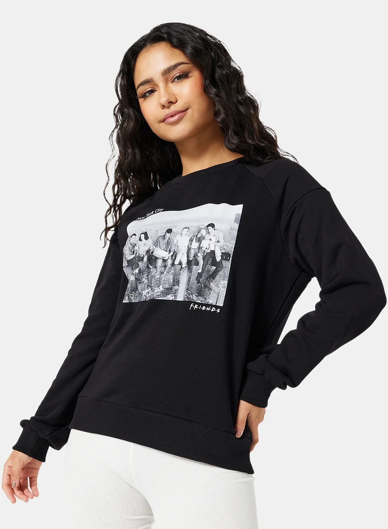 NA-KD FRIENDS Graphic Sweatshirt