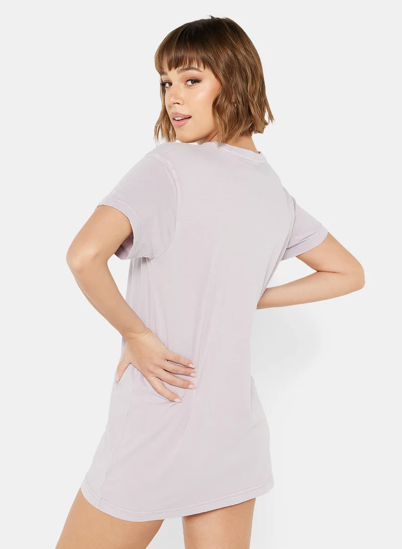 سيفي x دي‘اتيلير Eco-Friendly Logo Loungewear Nightshirt