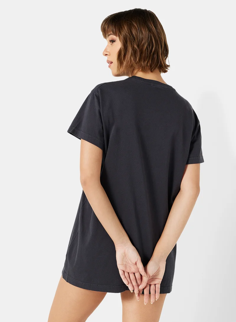 سيفي x دي‘اتيلير Eco-Friendly Logo Loungewear Nightshirt