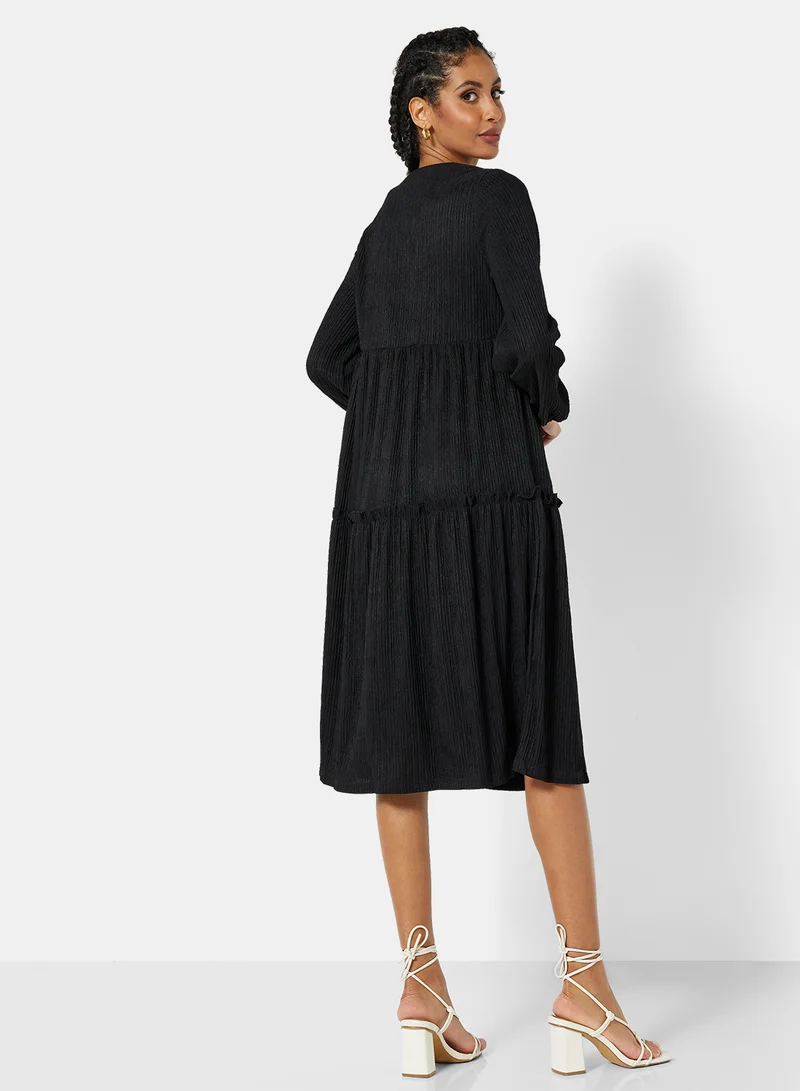 ستايلست بارك Tiered Pleated Midi Dress Black