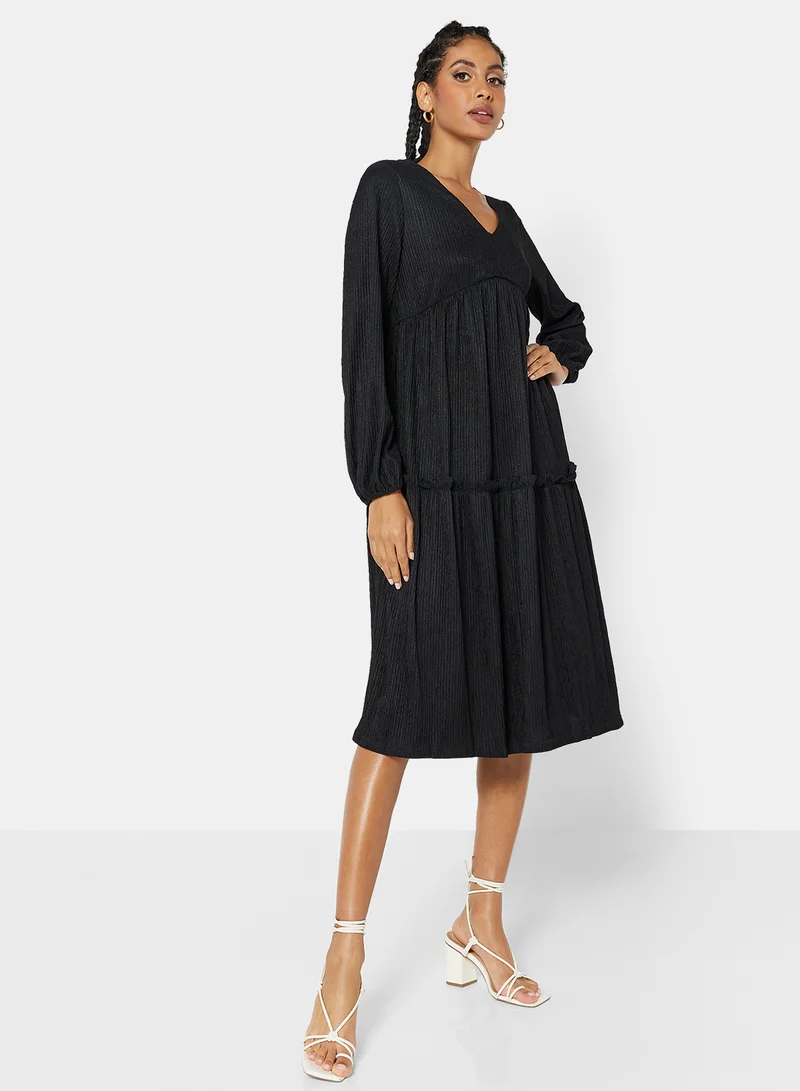 ستايلست بارك Tiered Pleated Midi Dress Black
