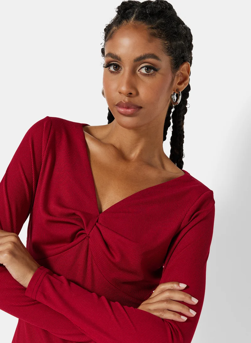 ستايلست بارك Ruched V Neck T-Shirt Wine