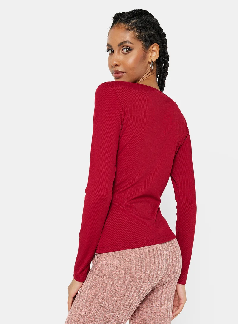 ستايلست بارك Ruched V Neck T-Shirt Wine