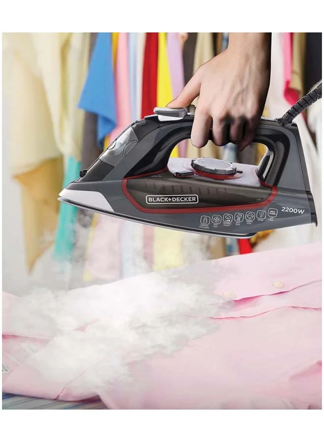 BLACK+DECKER Steam Iron with Ceramic Soleplate, 380ml Water Tank, Powerful Steam Burst, Adjustable Thermostat, Shockproof Body, 27 Steam Vents for Even Heat Distribution, 380 ml 2200 W X2050-B5 Grey/Black