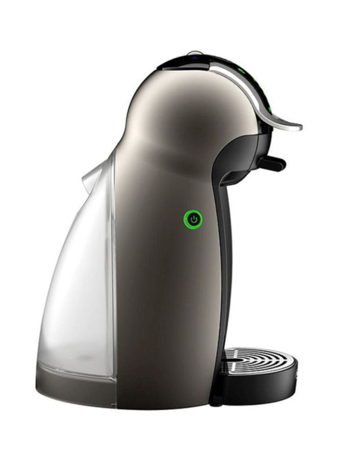 نسكافيه - ماكينة تحضير القهوة دولتشي جوستو محمولة 1.0 L 1500.0 W Dolce Gusto Genio تيتانيوم/أسود - Image 1