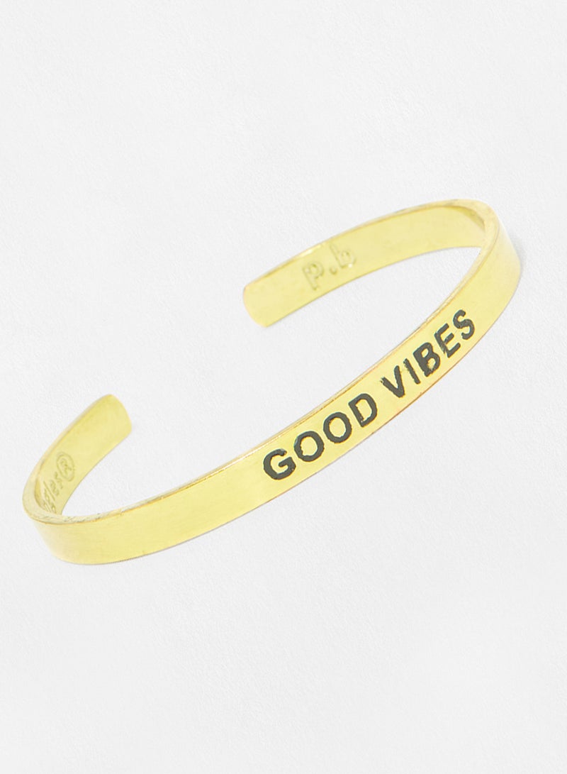 بيبا بيلا سوار مطلي بالذهب يحمل عبارة Good Vibes Karma  - Image 4