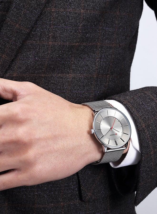 كارين ساعة يد كوارتز كاجوال بسوار شبكي من الستانلس ستيل مقاومة للماء طراز 8303 - مقاس 41 مم - لون فضي للرجال - Image 4