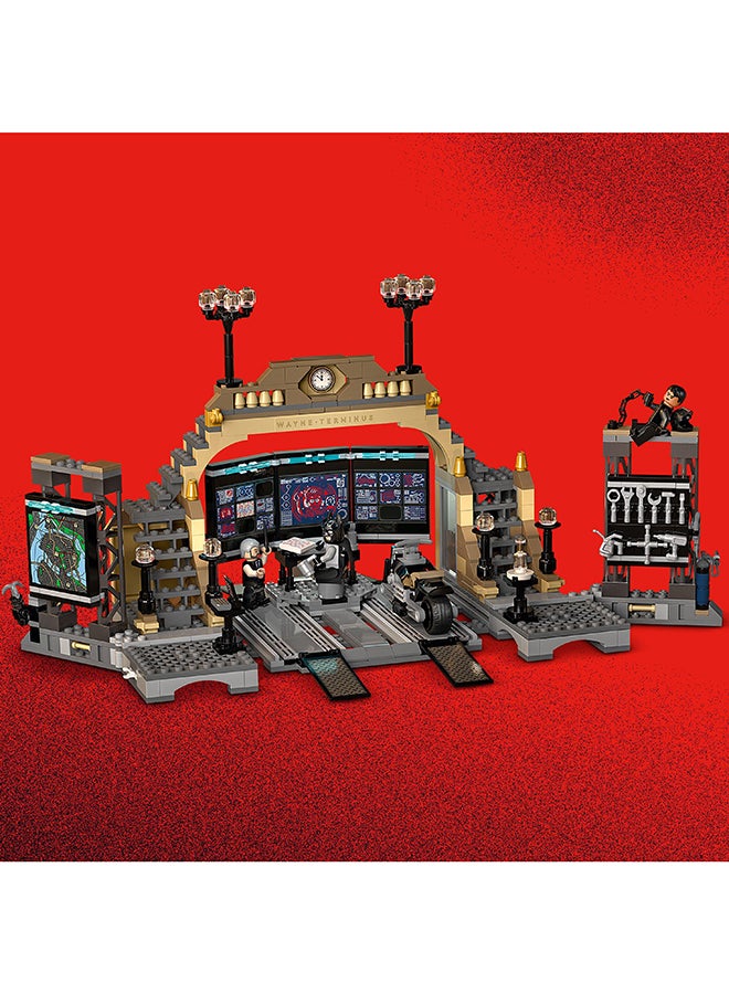 LEGO - 76183 Dc Batman Batcave: The Riddler Face-Off  Building Kit 581 Pieces 8+ Years - Image 1