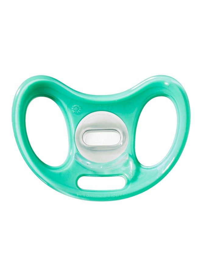 tommee tippee - Pack Of 2 Advanced Sensitive Skin Soother Unique Shield Symmetrical Orthodontic Design 6-18 Months Green And Grey - Image 1