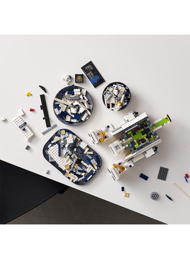 6332984 Star Wars™ R2-D2™ 75308 Building Kit; Creative Building Kit; Collectible Star Wars Building Set For Adults And A Fun Holiday Gift, Birthday Present Or Surprise Treat For Star Wars Fans (2,314 Pieces) 2314 18+ years - https://f.nooncdn.com/p/v1683013337/N48604993A_3.jpg?format=jpg&width=original