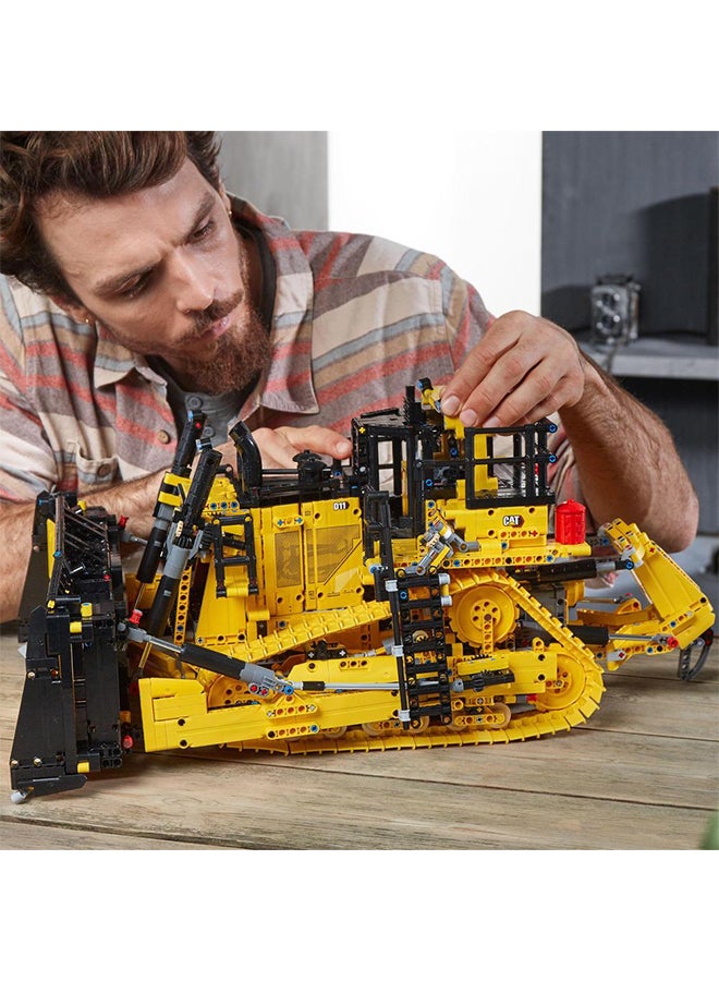 LEGO - 6392313 42131 Technic App-Controlled Cat D11 Bulldozer 42131 (3,854 Pieces)18+ Years - Image 1