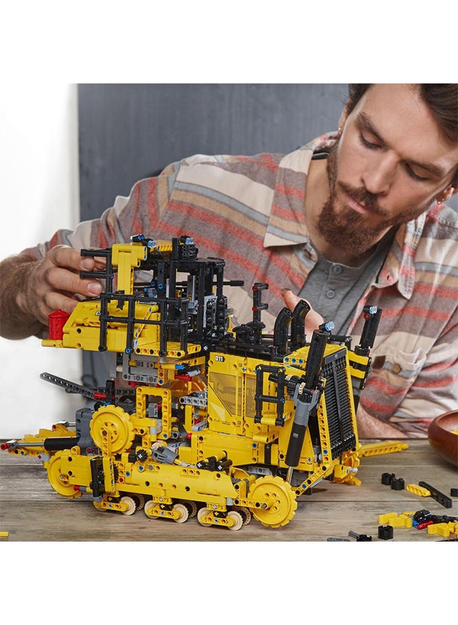 LEGO - 6392313 42131 Technic App-Controlled Cat D11 Bulldozer 42131 (3,854 Pieces)18+ Years - Image 1