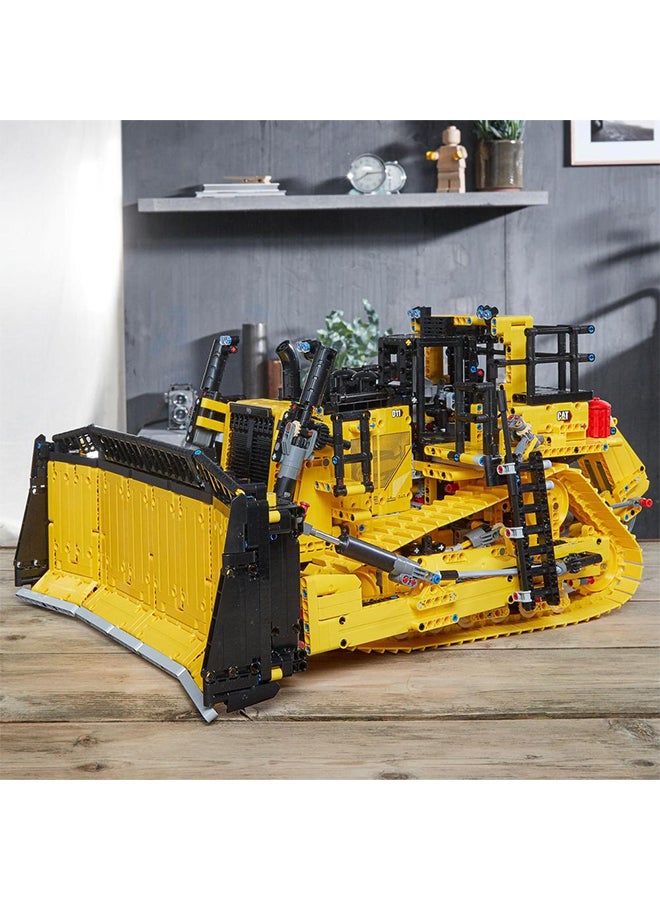 LEGO - 6392313 42131 Technic App-Controlled Cat D11 Bulldozer 42131 (3,854 Pieces)18+ Years - Image 1