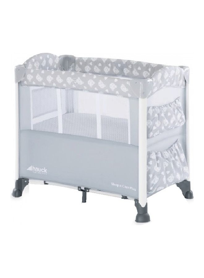 hauck - Bedside Crib Sleep N Care Plus, Co - Sleeper For New Born Babys From Birth Up To 9 Kg, Lowerable Side Part, Wheels, Toy Pockets, Storage Compartment, Foldable, Transport Bag, Teddy Grey - Image 1