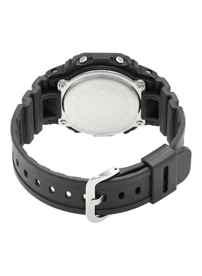 جي شوك ساعة يد رقمية مربعة الشكل بسوار من الراتنج - لون أسود - طراز DW-5600E-1VDF للرجال - Image 2
