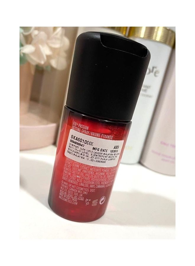 MAC - Fix Plus Passion Setting Spray With Aromatic Touch Red - Image 1