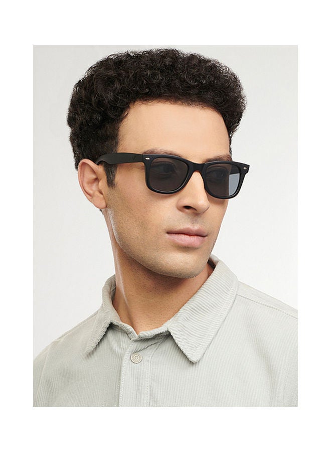VINCENT CHASE Unisex Polarized Wayfarer Sunglasses - VC 5147/P - Lens Size: 50Mm  - Image 3